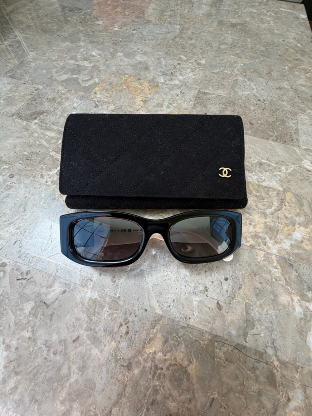 CHANEL Black & White CC Logo Rectangular Sunglasses - Picture 4 of 8